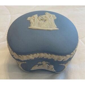 Vintage Wedgwood Blue White ‎ Trinket Box Kidney Shaped EUC